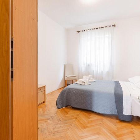 Apartman Nora Omiš Esterno foto