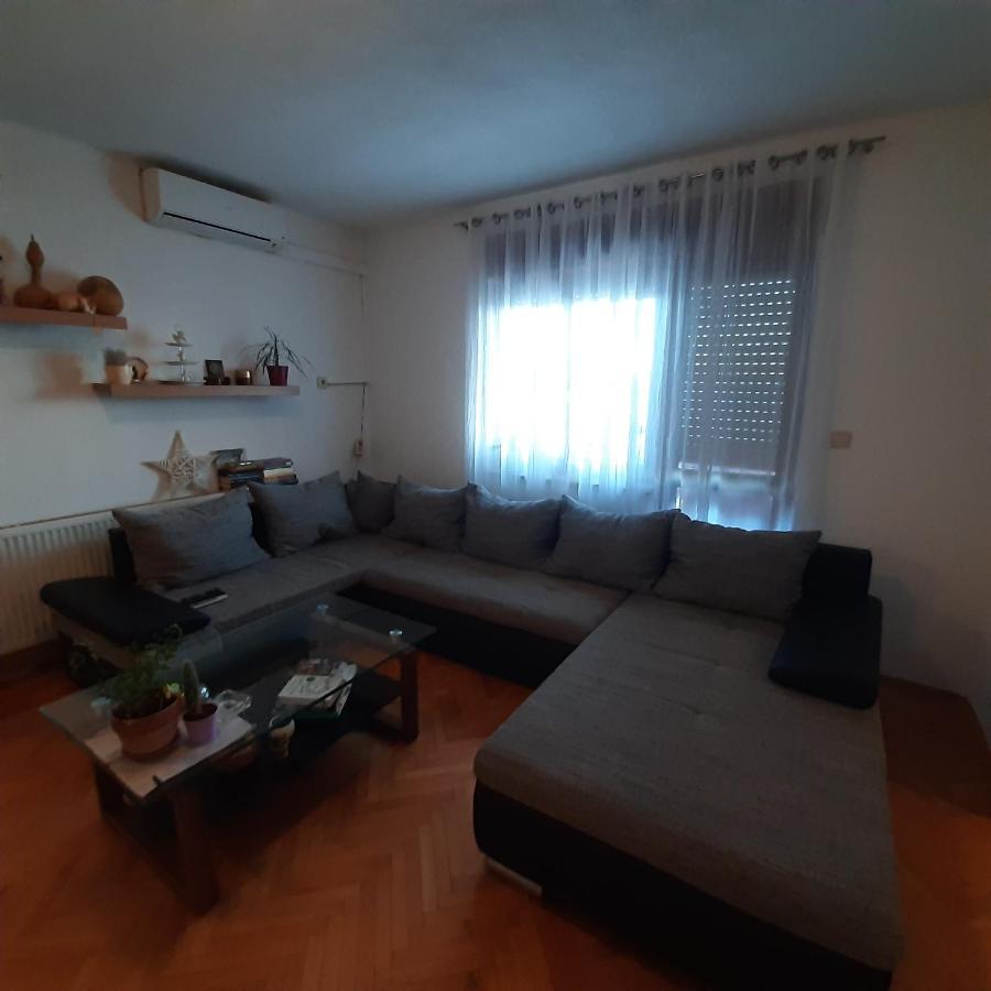 Apartman Nora Omiš Esterno foto