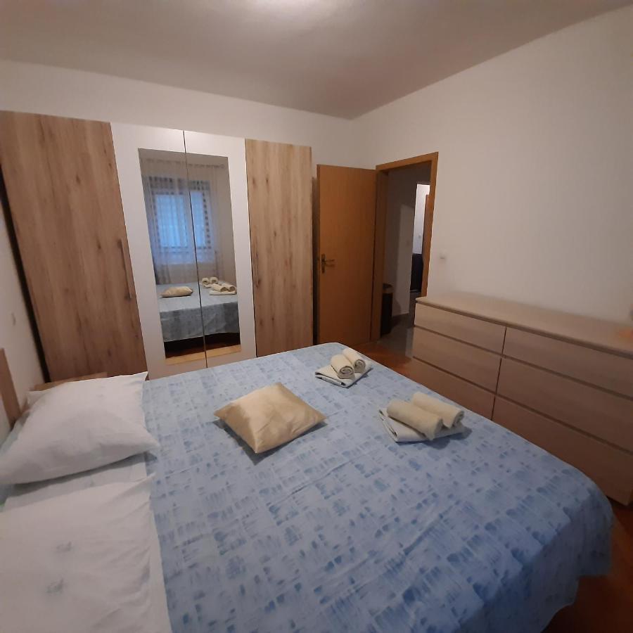 Apartman Nora Omiš Esterno foto