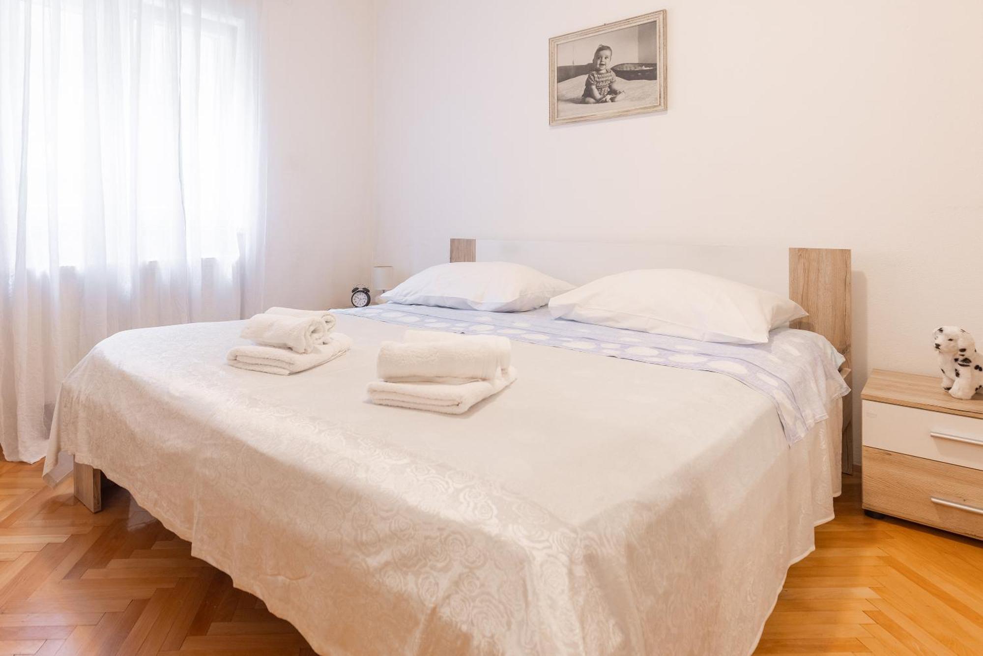 Apartman Nora Omiš Esterno foto