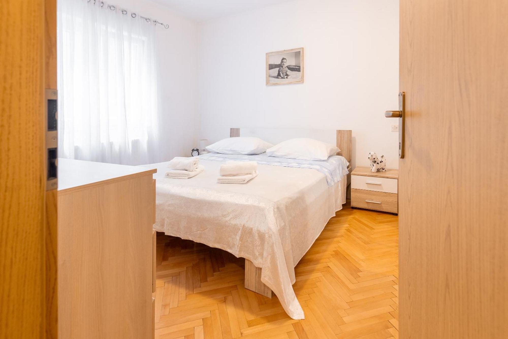 Apartman Nora Omiš Esterno foto
