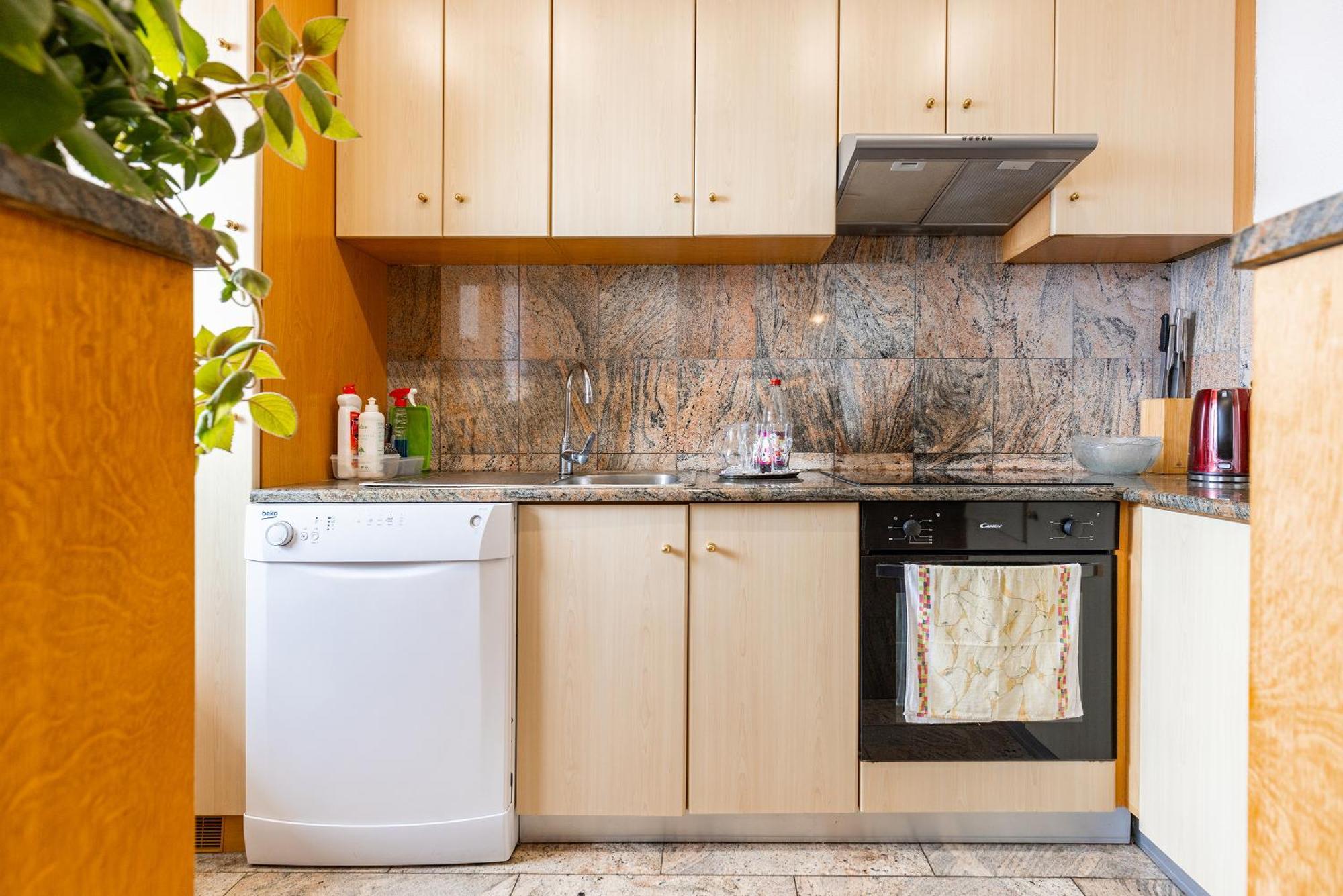 Apartman Nora Omiš Esterno foto