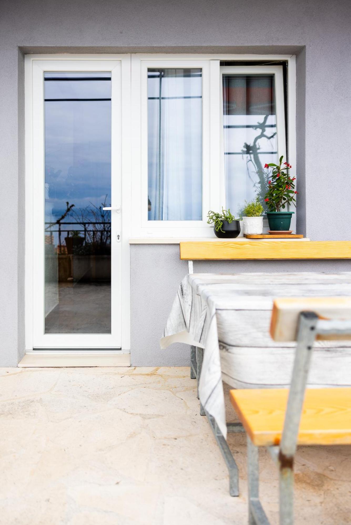 Apartman Nora Omiš Esterno foto