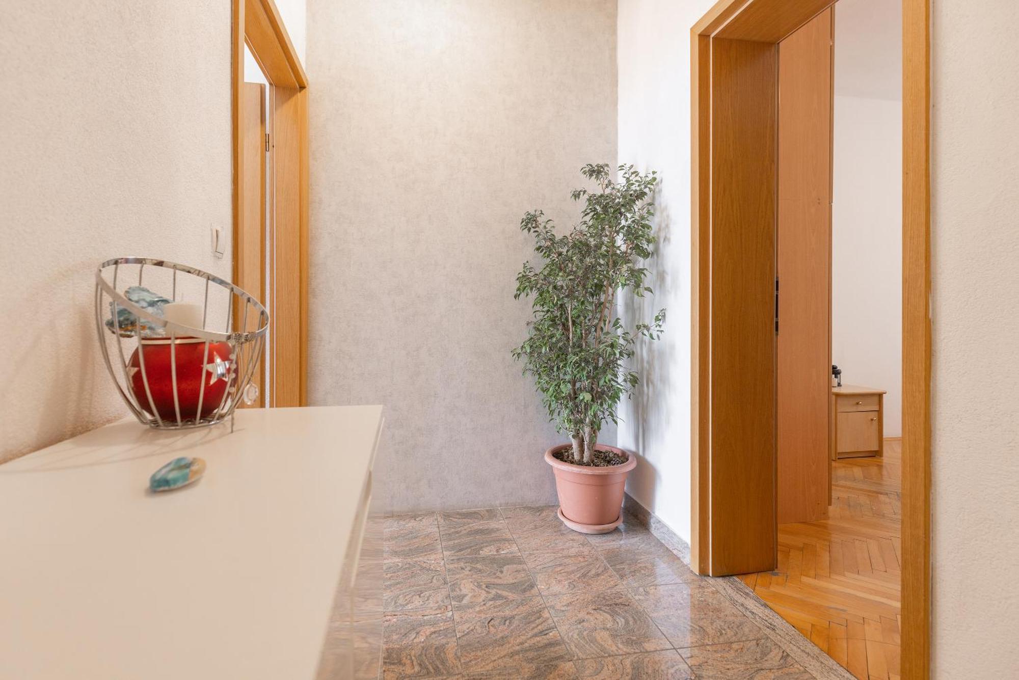 Apartman Nora Omiš Esterno foto