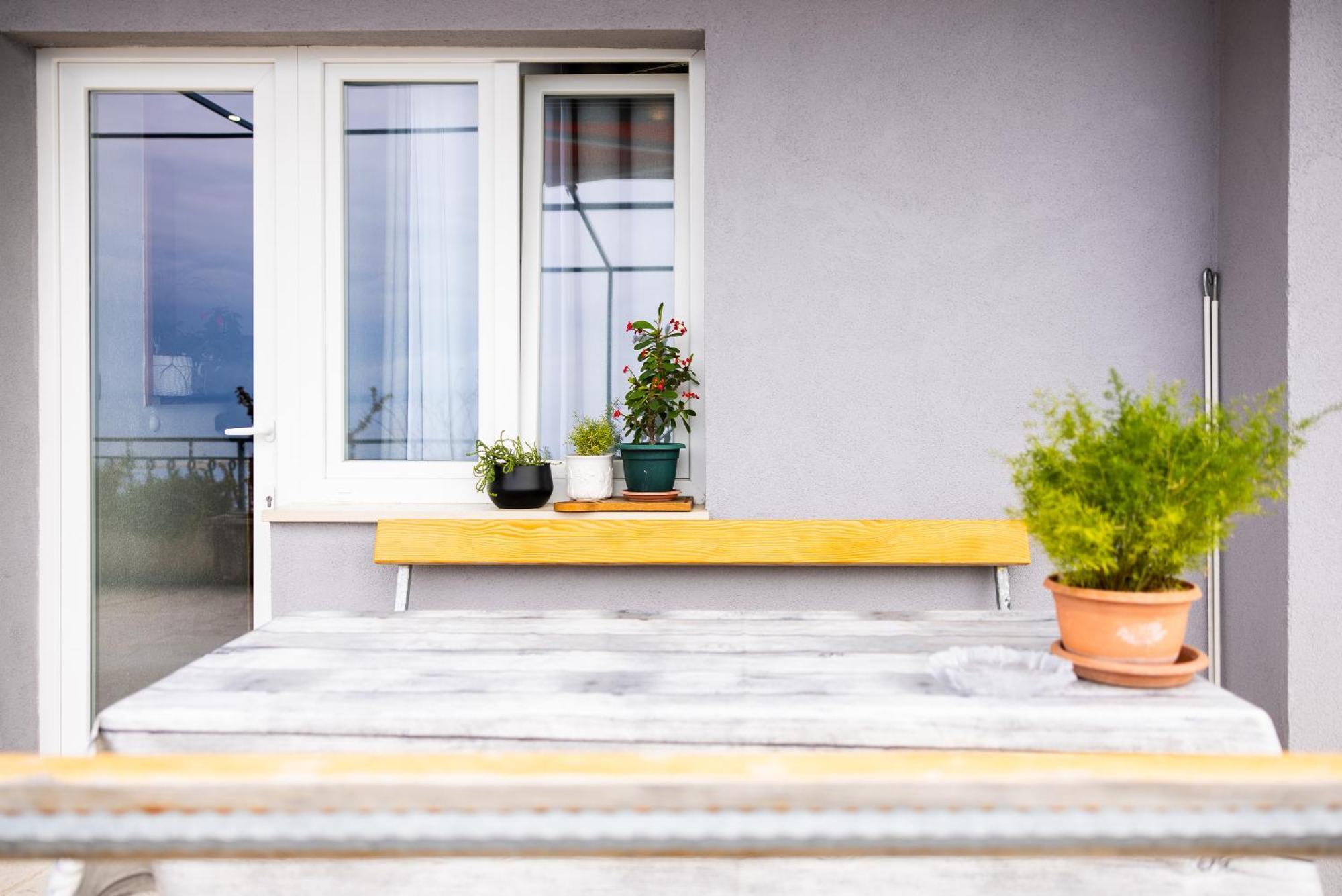 Apartman Nora Omiš Esterno foto