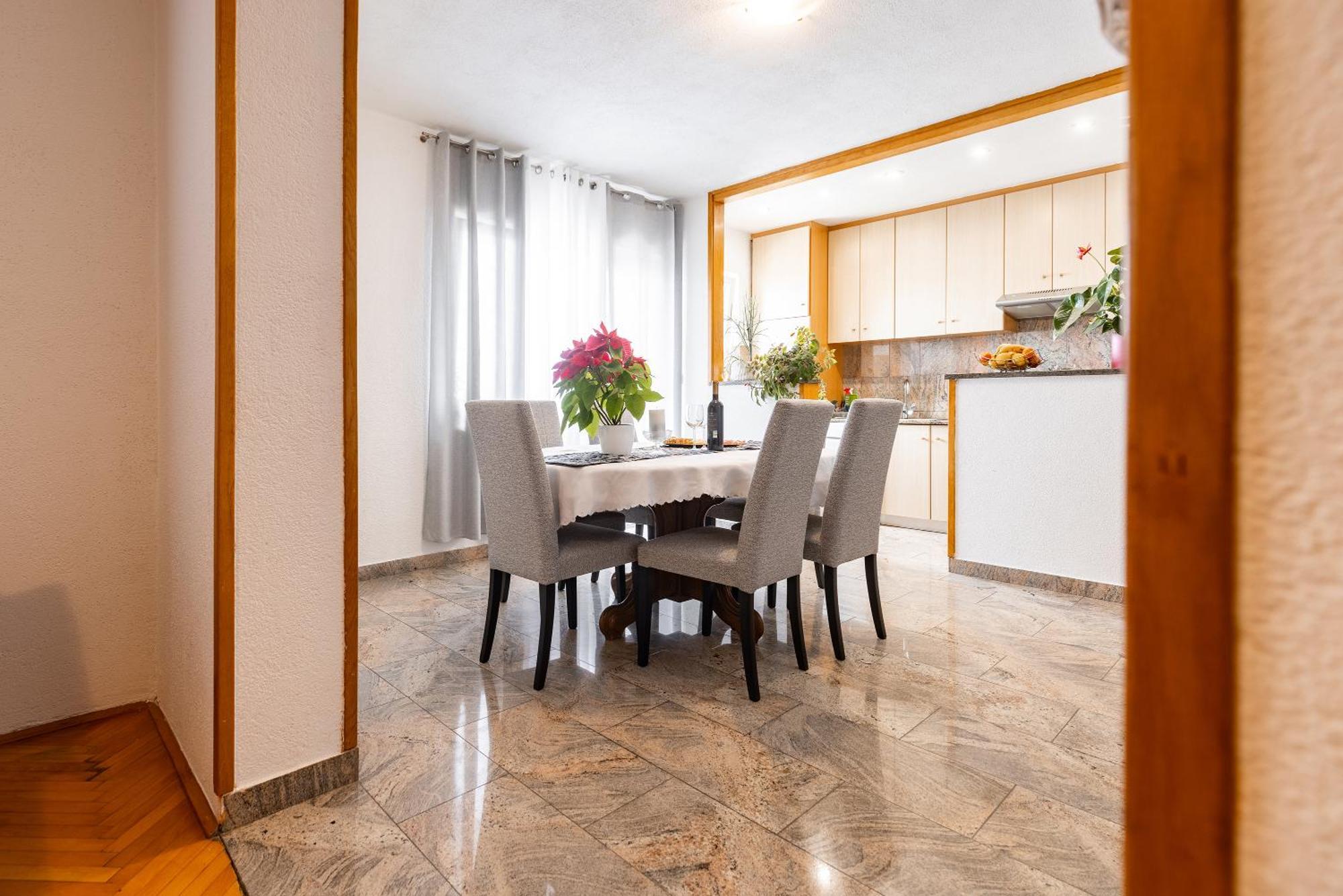 Apartman Nora Omiš Esterno foto