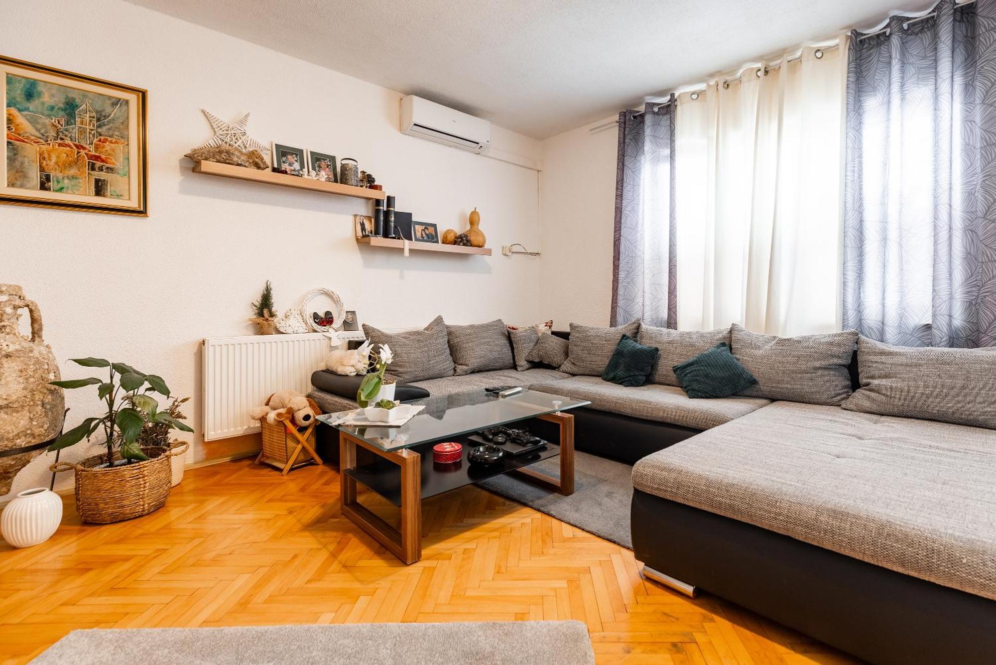 Apartman Nora Omiš Esterno foto