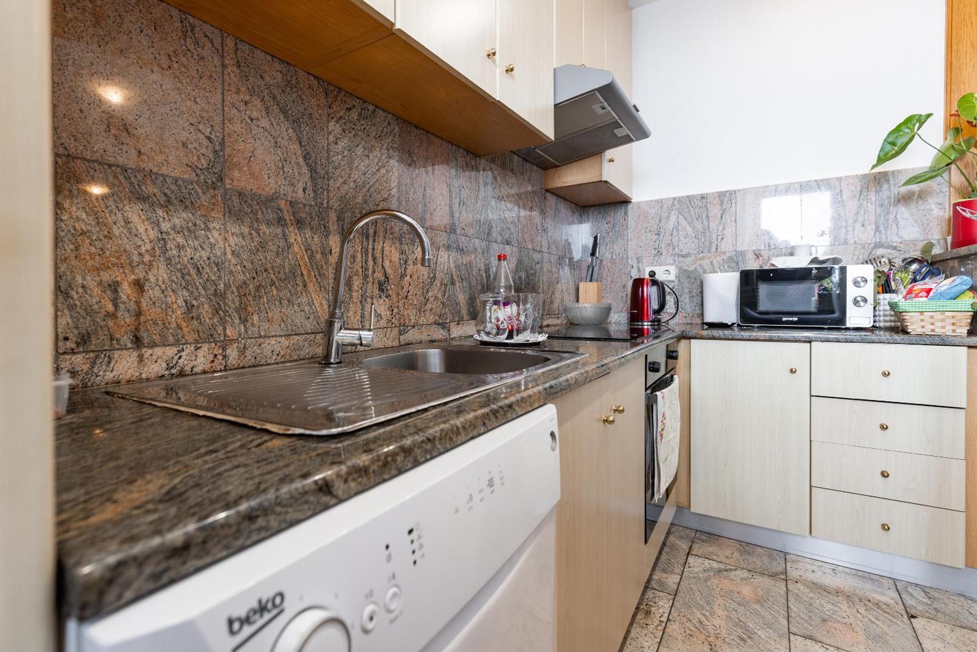 Apartman Nora Omiš Esterno foto